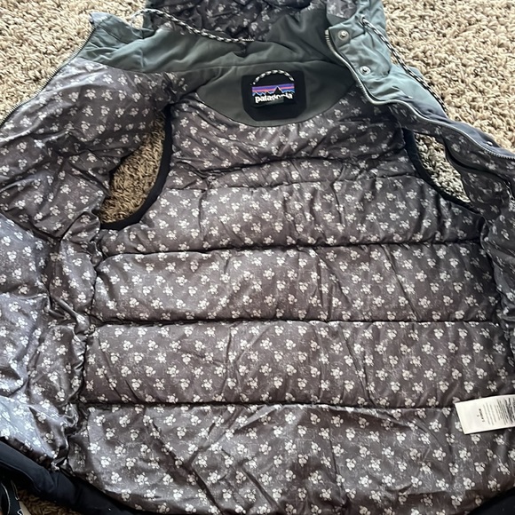 Patagonia hooded bivy down vest Womens Small - Picture 5 of 6
